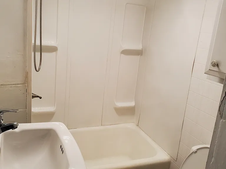 134 Blair St — Photo 11