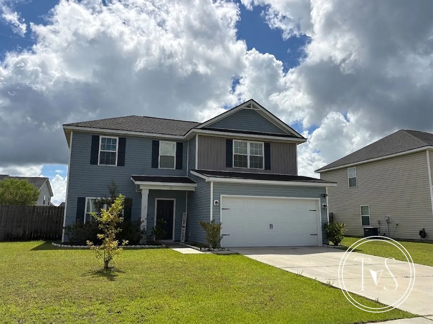 Spacious 4-bedroom/2.5 bathroom home in Tranquil South subdivision! — Photo 2