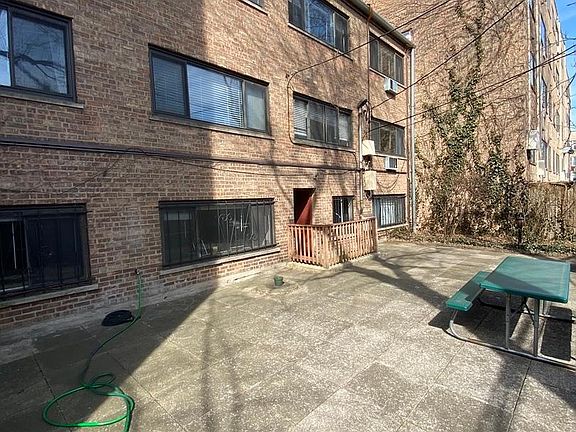 4th image of 603 W Stratford Pl APT 1a