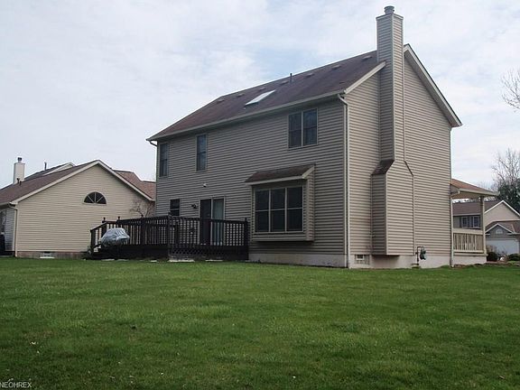 3rd image of 4901 Emerald Ln