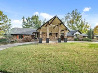 290 N Fairway Ave, Wichita, KS 67212