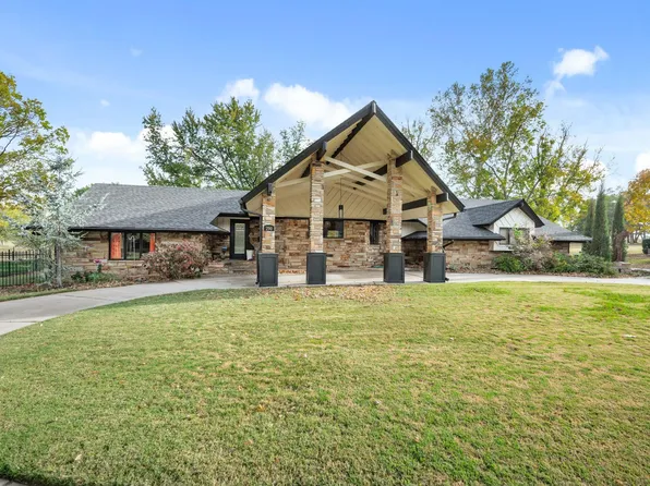 290 N Fairway Ave, Wichita, KS 67212