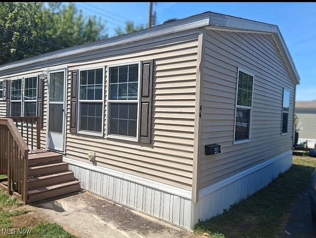 1st image of 44 Hyland Dr