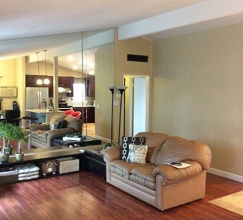 5th image of 3014 Cabrillo Mesa Dr