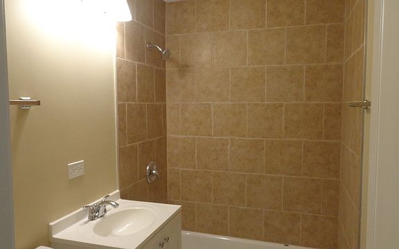 5th image of 218 Keller Ave