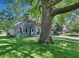1900 W 73rd Ter, Prairie Village, KS 66208