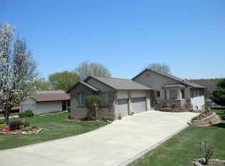 2252 Breckenboro Dr, Davis, IL 61019