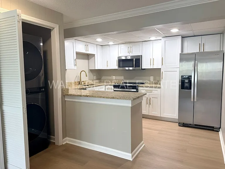 2749 Sullins St #211 — Photo 5