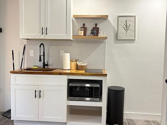 5th image of 6707 Sherman St #3