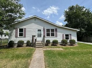 1056 S Sharp Ave, Marshall, MO 65340