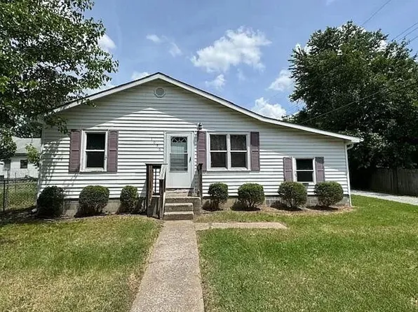 1056 S Sharp Ave, Marshall, MO 65340