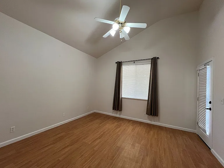 5835 W Athens Ave — Photo 18