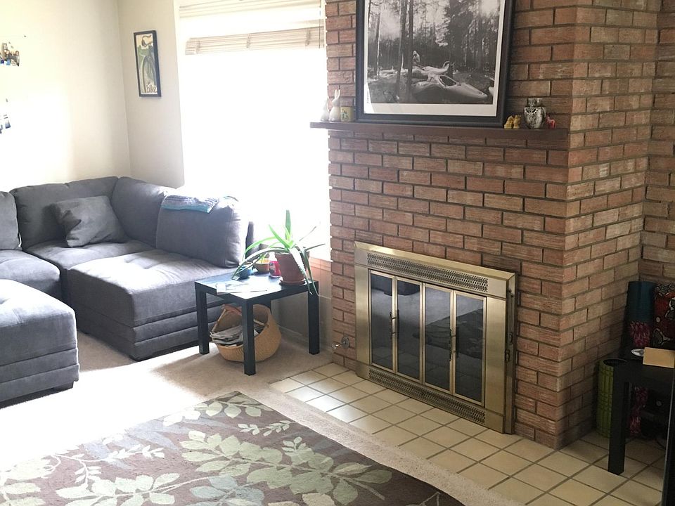 1st image of 1300 Alvarado Dr NE