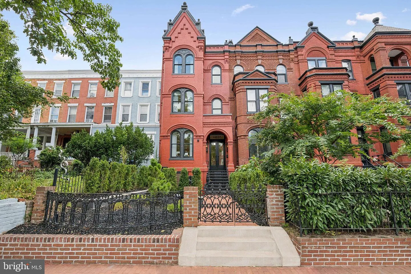 635 Maryland Ave NE photo 1