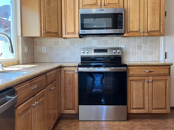 5th image of 6662 Catamaran St