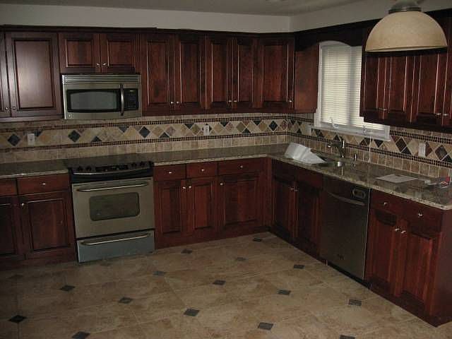 2nd image of 975 Wilmot Rd