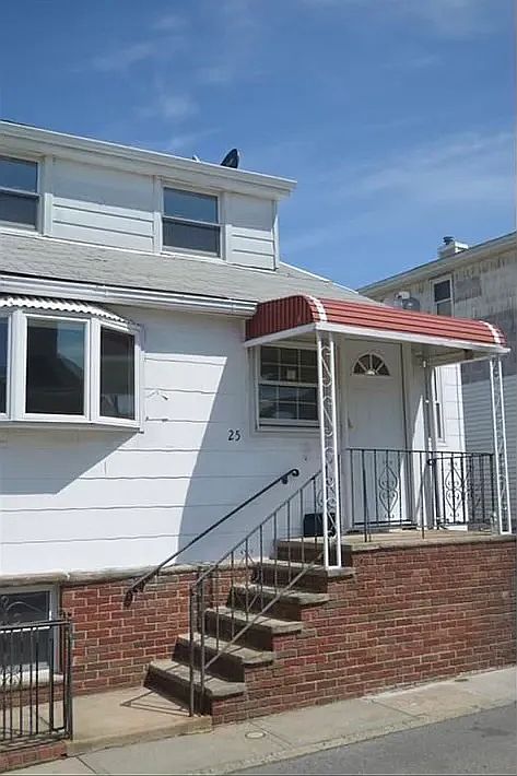 1st image of 25 Lester Ct