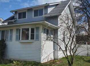 2879 6th St, Cuyahoga Falls, OH 44221