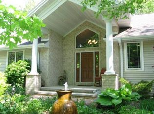 530 Hunters Run, Oneida, WI 54155