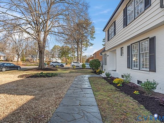 4th image of 1403 Westbriar Dr
