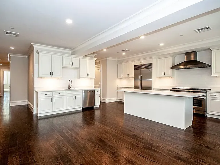 13 Alton Pl #2 — Photo 1