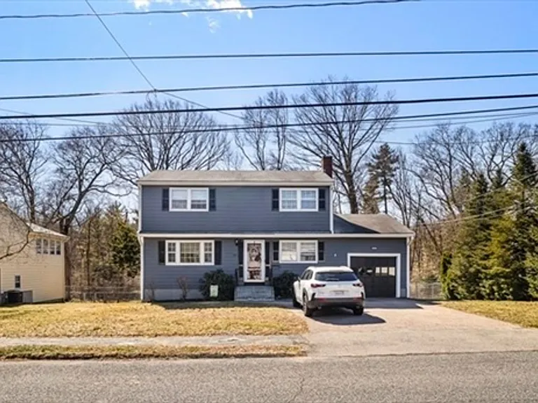 33 Westgate Rd — Photo 1