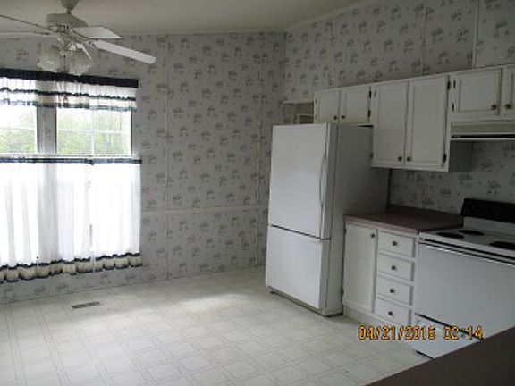 4th image of 713 Holland Woods Dr
