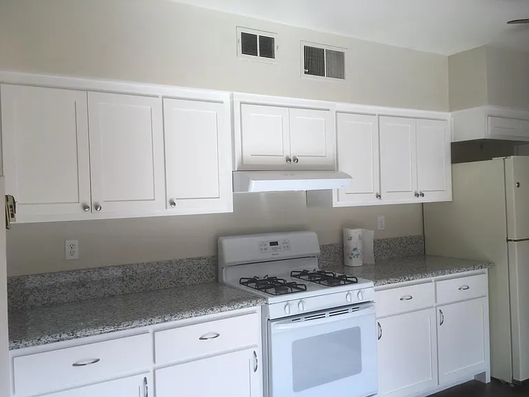 1202 Palm Ave #1 — Photo 5