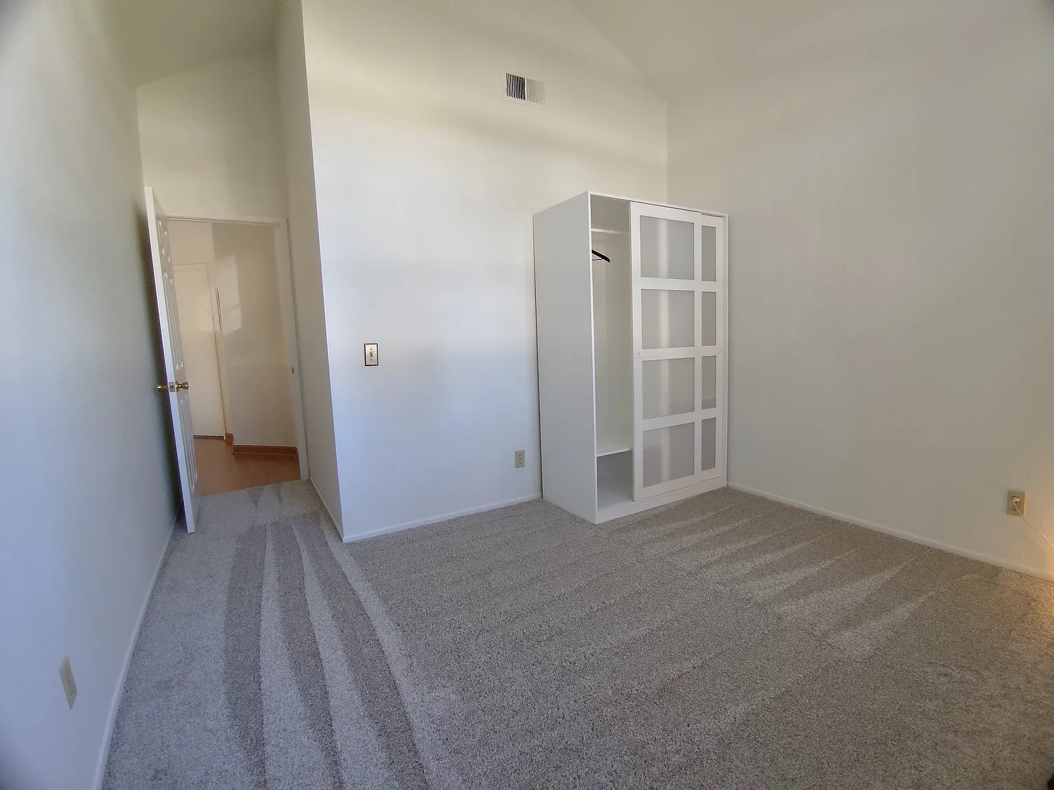 3 bed, 1221 sqft, $1,175 — Photo 3