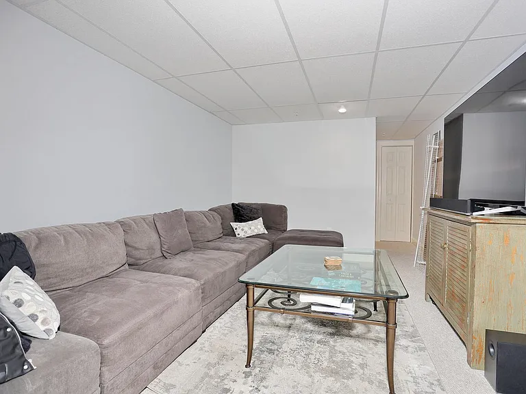 4 Masterson Ct — Photo 22