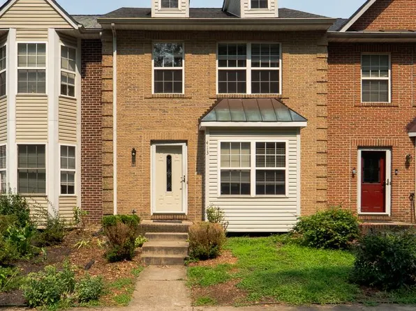 413 Lakeview Ct, Stafford, VA 22554