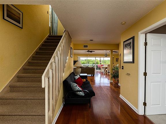 4th image of 567 Oceanside Ct #25