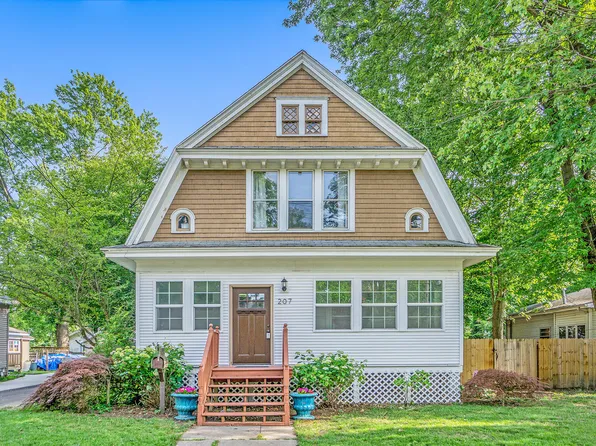 207 Spruce St, Dowagiac, MI 49047
