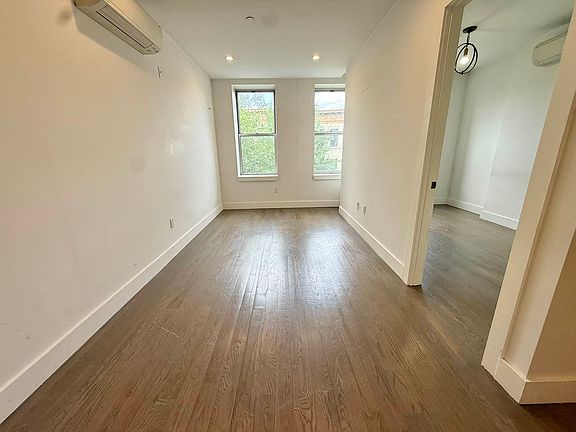 2nd image of 826 Saint Johns Pl #3G