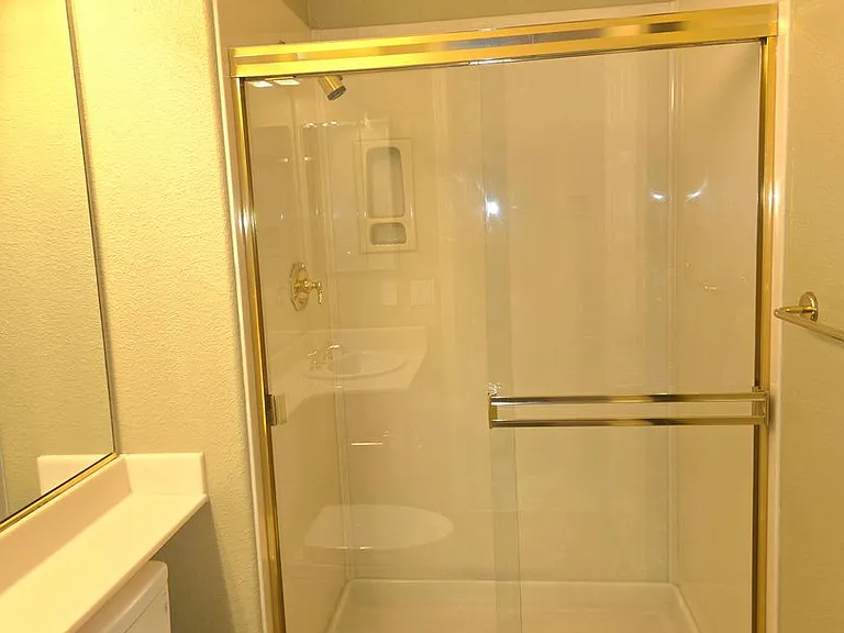 206 Murcia Ct — Photo 33