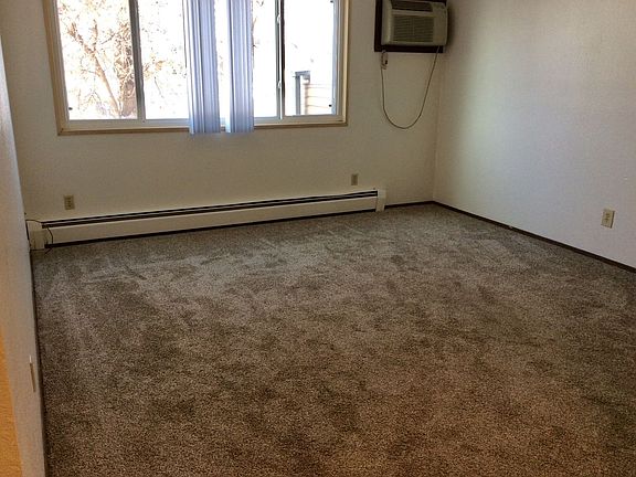 4th image of 162 9th Ave E #9