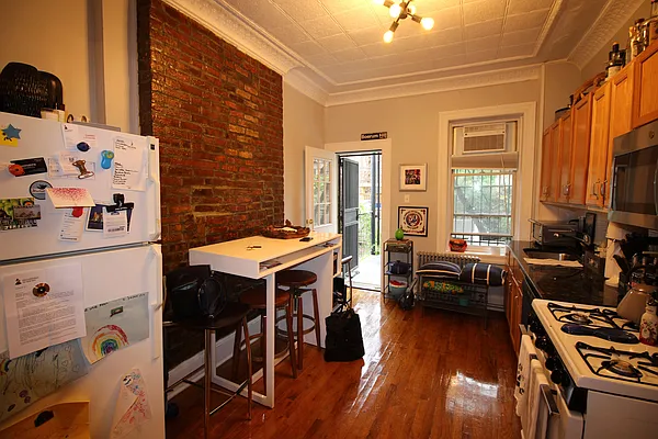 Rented by Brooklyn Real Inc | media 11