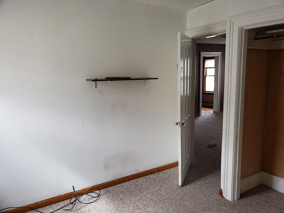 1st image of 70 Campbell Ave #2