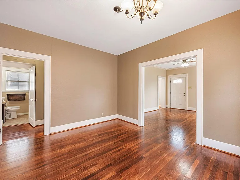 2611 Rosewood St — Photo 6