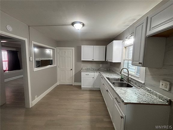3rd image of 28 Fisher St