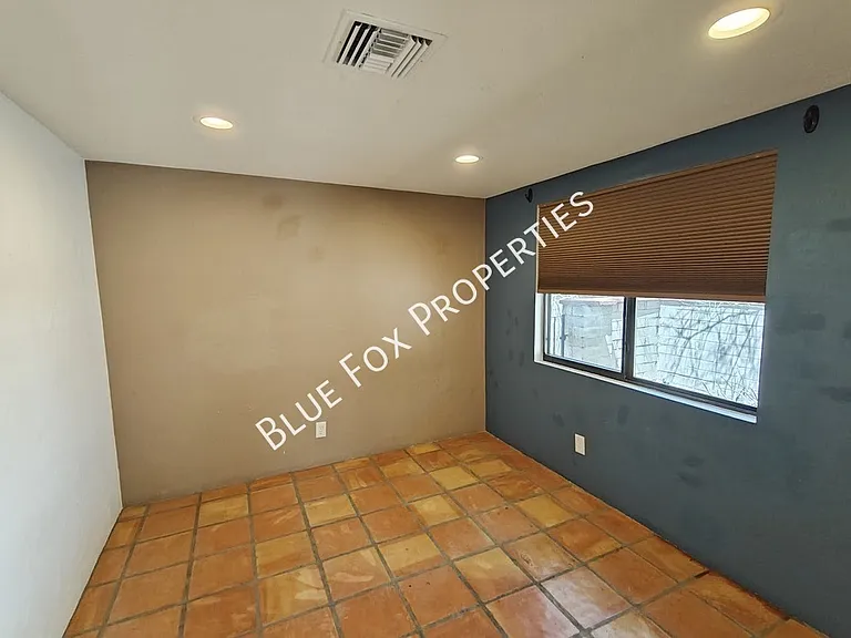 2781 W Calle Carapan — Photo 12