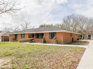 227 N Post Oak St, Navasota, TX 77868