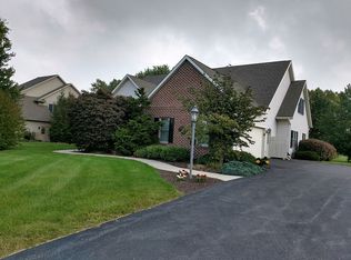 3272 Saint Andrews Dr, Chambersburg, PA