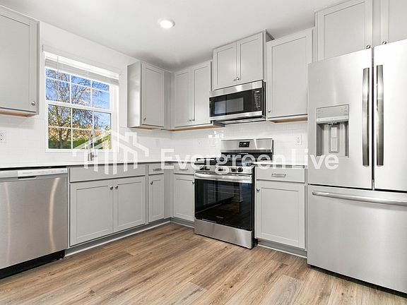 3rd image of 321 Livesey Ln