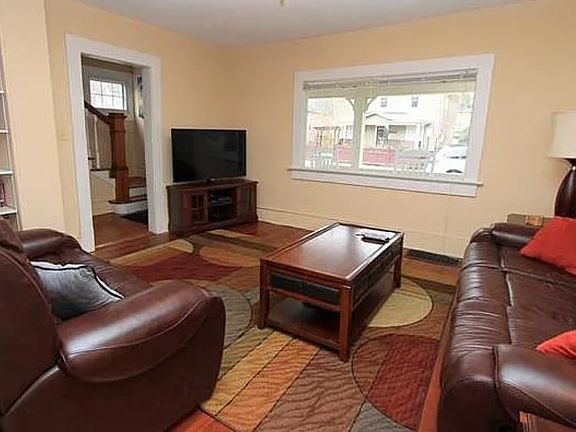 Living room (First Floor)