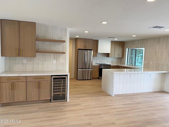 2nd image of 5115 E WINDROSE Drive
