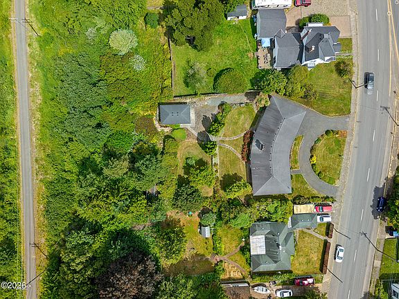 3rd image of 2418 1st St