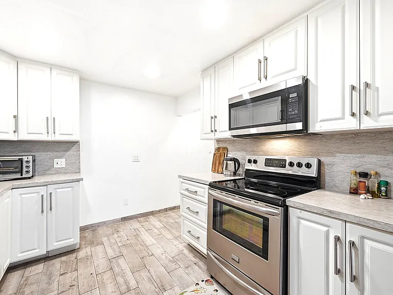 1516 SW 24th St — Photo 5