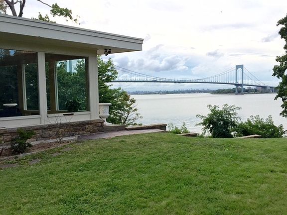 3rd image of 116 Powells Cove Blvd