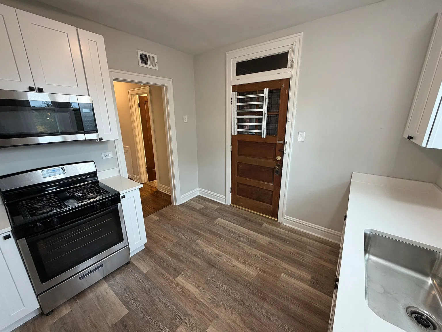 215-19 West Quincy Street — Photo 3